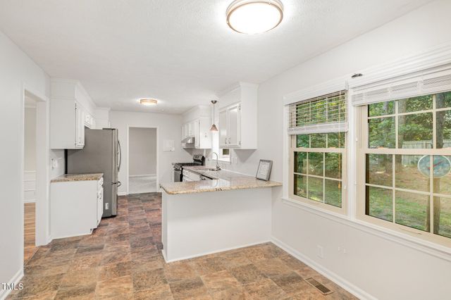 2425 Torcross Drive, Fayetteville, NC 28304