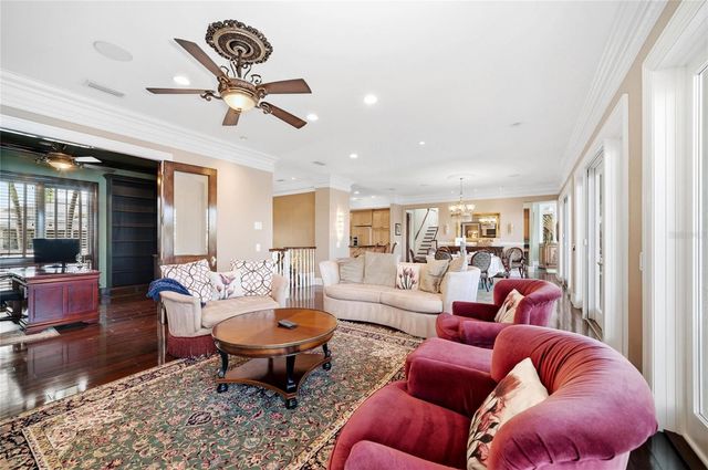 6438 HOLLYWOOD BOULEVARD, Sarasota, FL 34231