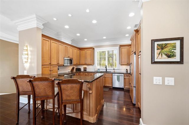 6438 HOLLYWOOD BOULEVARD, Sarasota, FL 34231