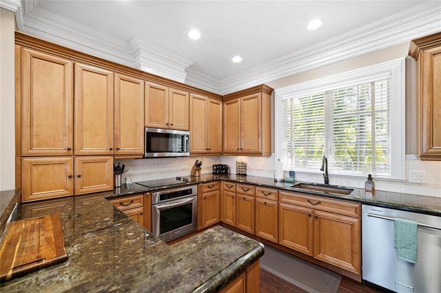6438 HOLLYWOOD BOULEVARD, Sarasota, FL 34231