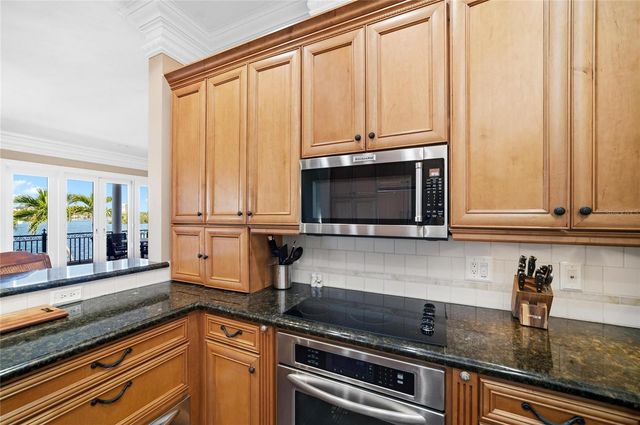 6438 HOLLYWOOD BOULEVARD, Sarasota, FL 34231