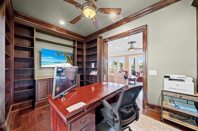 6438 HOLLYWOOD BOULEVARD, Sarasota, FL 34231