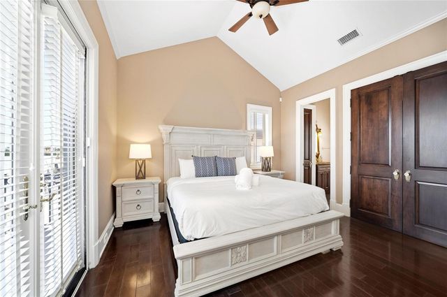 6438 HOLLYWOOD BOULEVARD, Sarasota, FL 34231