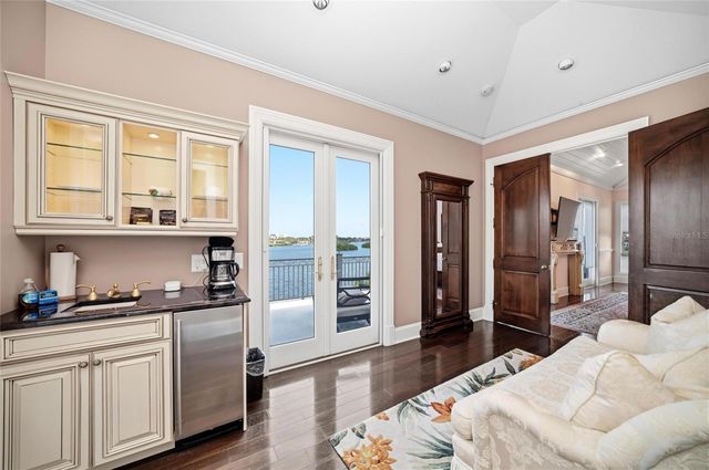 6438 HOLLYWOOD BOULEVARD, Sarasota, FL 34231