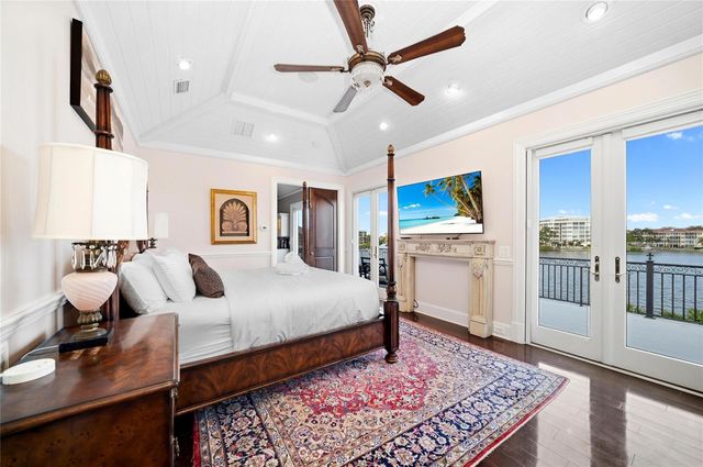 6438 HOLLYWOOD BOULEVARD, Sarasota, FL 34231