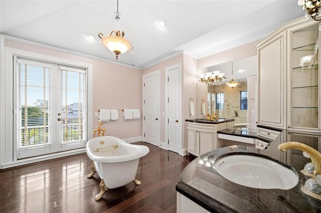 6438 HOLLYWOOD BOULEVARD, Sarasota, FL 34231