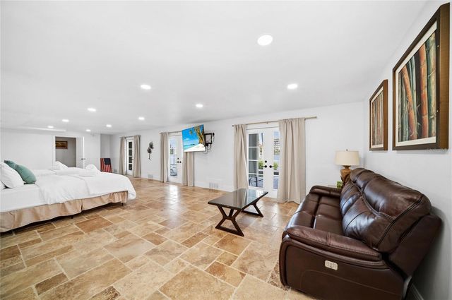 6438 HOLLYWOOD BOULEVARD, Sarasota, FL 34231