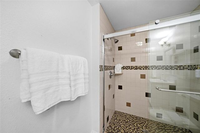 6438 HOLLYWOOD BOULEVARD, Sarasota, FL 34231