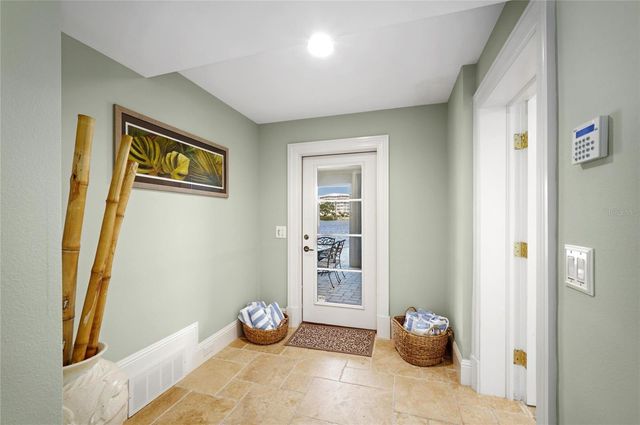 6438 HOLLYWOOD BOULEVARD, Sarasota, FL 34231
