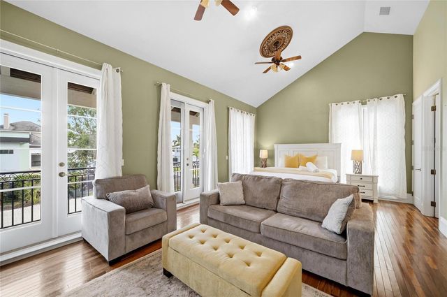 6438 HOLLYWOOD BOULEVARD, Sarasota, FL 34231