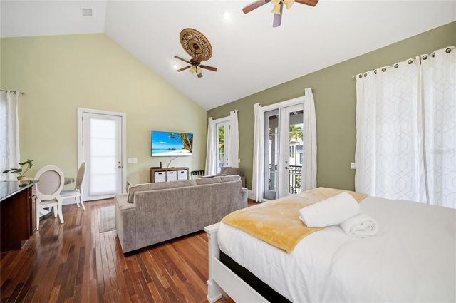 6438 HOLLYWOOD BOULEVARD, Sarasota, FL 34231
