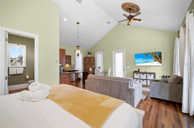 6438 HOLLYWOOD BOULEVARD, Sarasota, FL 34231