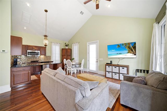 6438 HOLLYWOOD BOULEVARD, Sarasota, FL 34231