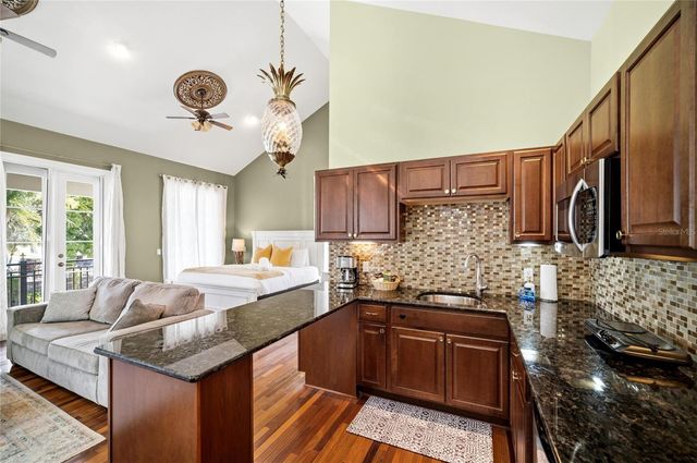6438 HOLLYWOOD BOULEVARD, Sarasota, FL 34231
