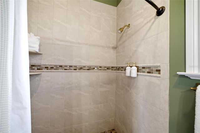 6438 HOLLYWOOD BOULEVARD, Sarasota, FL 34231
