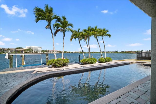 6438 HOLLYWOOD BOULEVARD, Sarasota, FL 34231