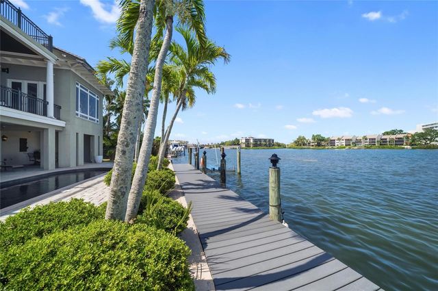 6438 HOLLYWOOD BOULEVARD, Sarasota, FL 34231