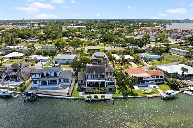 6438 HOLLYWOOD BOULEVARD, Sarasota, FL 34231
