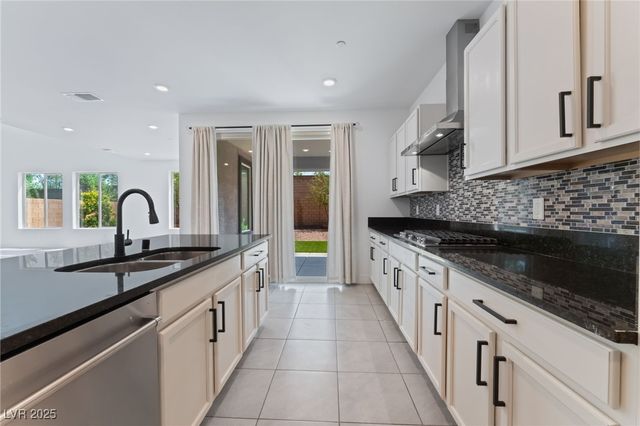 9993 Birch Knoll Avenue, Las Vegas, NV 89166