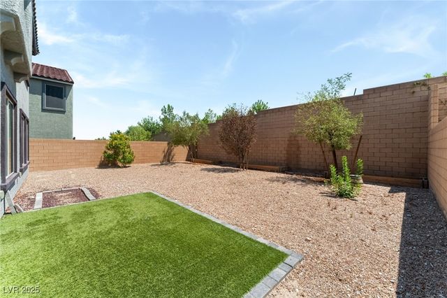 9993 Birch Knoll Avenue, Las Vegas, NV 89166