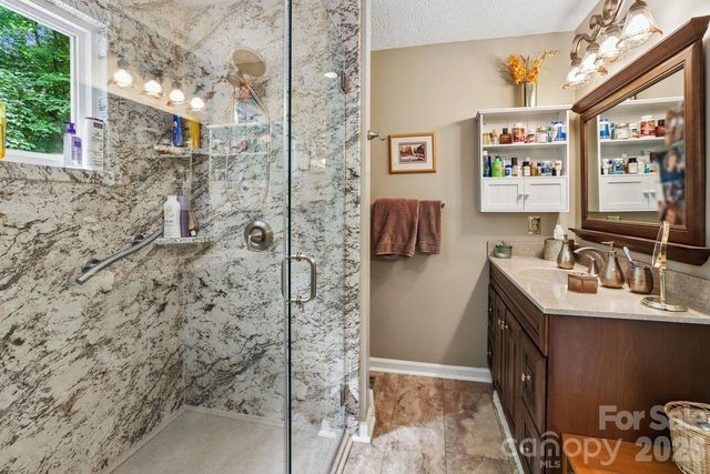 3009 Oakcroft Drive, Matthews, NC 28105