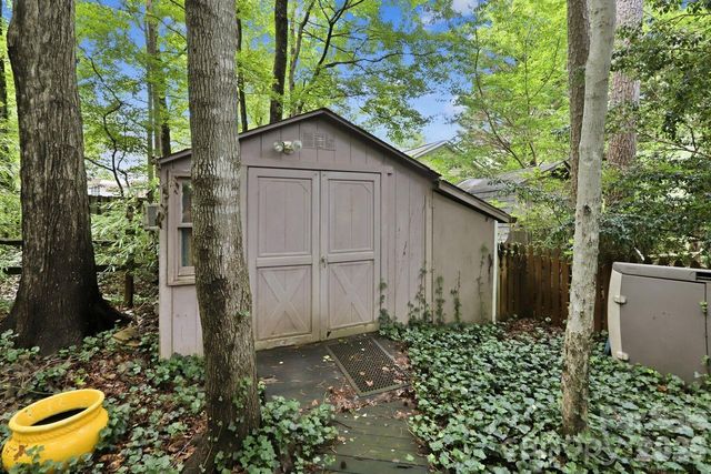 3009 Oakcroft Drive, Matthews, NC 28105