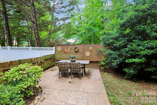3009 Oakcroft Drive, Matthews, NC 28105