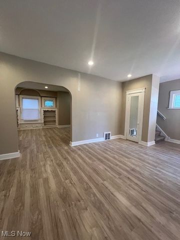 12208 Ingomar Avenue, Cleveland, OH 44108