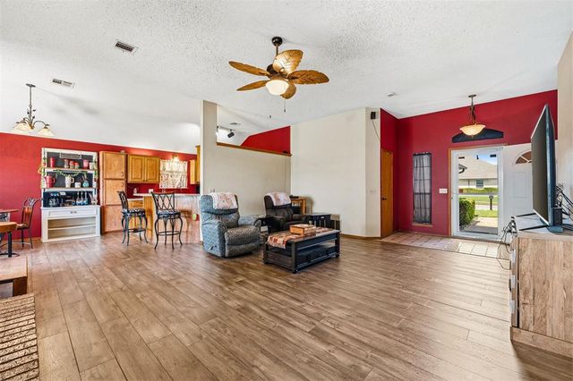 9036 Buttonwood Avenue, Oklahoma City, OK 73160