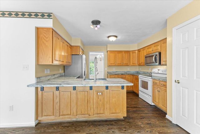 282 Four Seasons DR, Troutville, VA 24175
