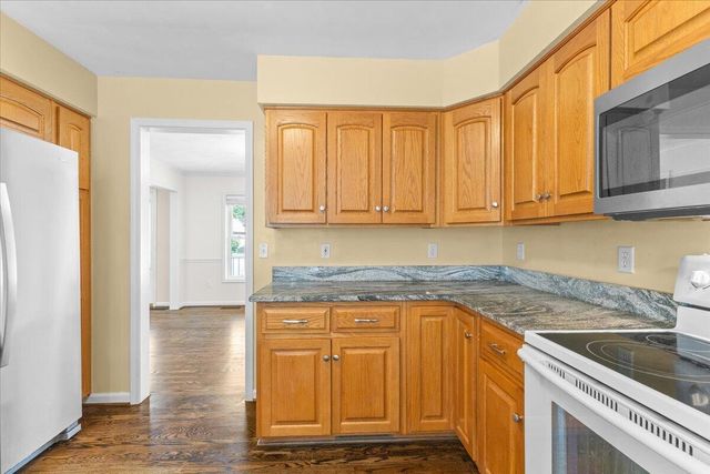282 Four Seasons DR, Troutville, VA 24175