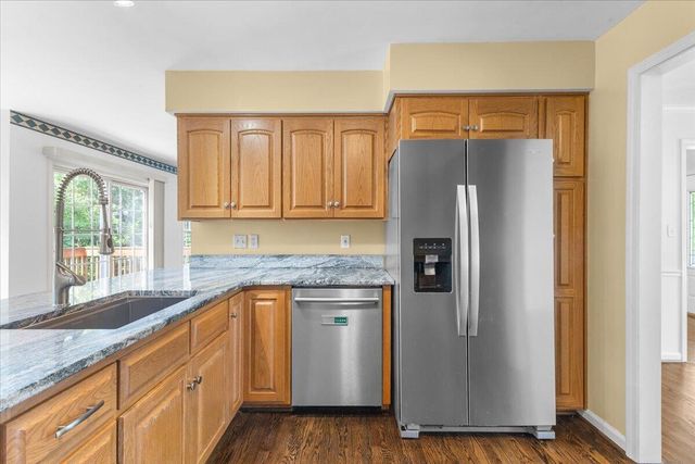 282 Four Seasons DR, Troutville, VA 24175