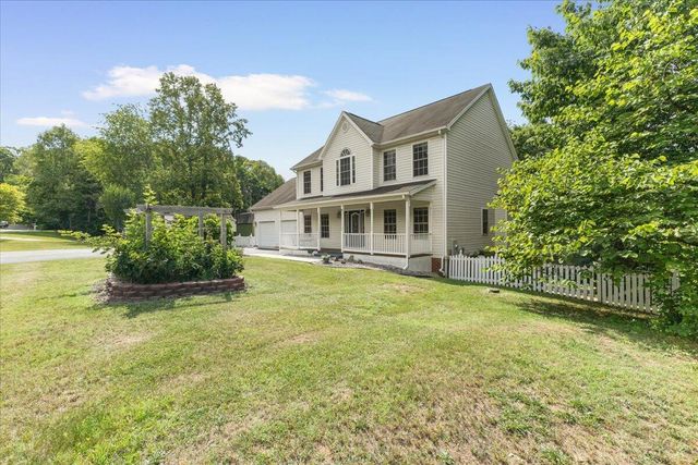 282 Four Seasons DR, Troutville, VA 24175