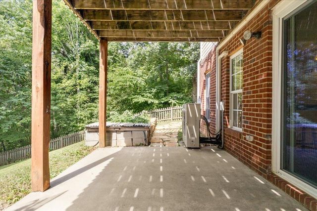 282 Four Seasons DR, Troutville, VA 24175