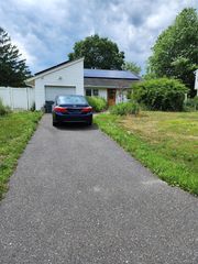 26 Narragansett Avenue, Medford, NY 11763