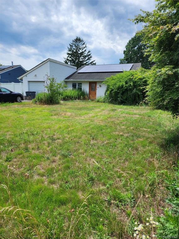 26 Narragansett Avenue, Medford, NY 11763 — photo 3