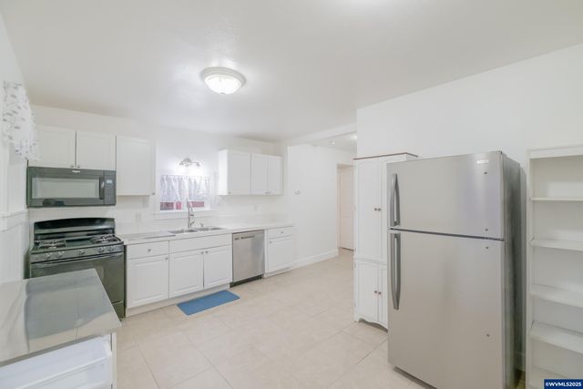 1810 Liberty St NE, Salem, OR 97301