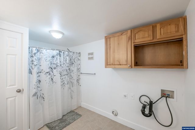 1810 Liberty St NE, Salem, OR 97301