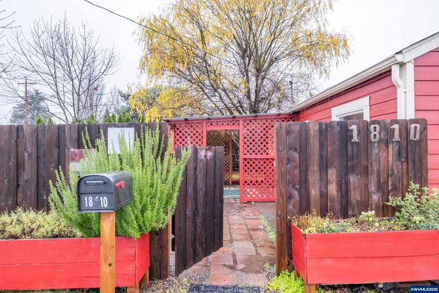 1810 Liberty St NE, Salem, OR 97301