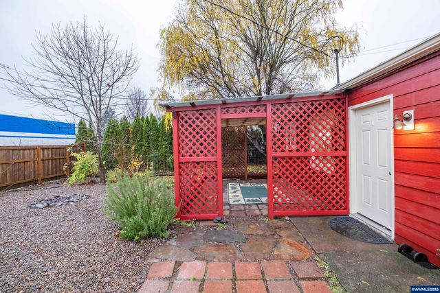 1810 Liberty St NE, Salem, OR 97301