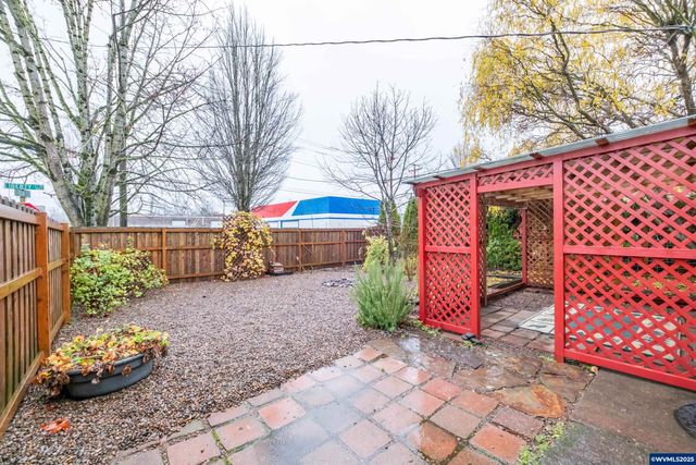 1810 Liberty St NE, Salem, OR 97301