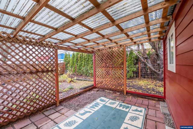 1810 Liberty St NE, Salem, OR 97301