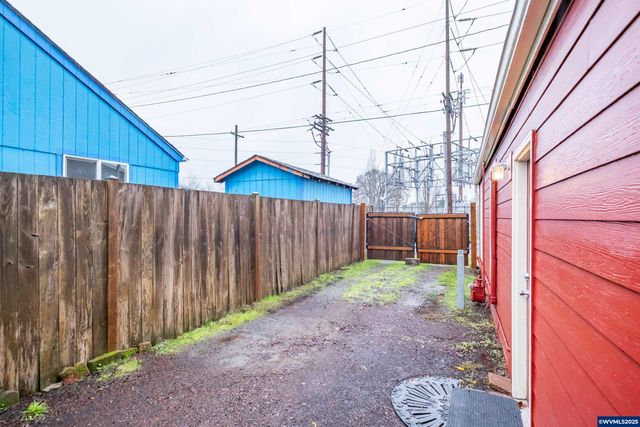 1810 Liberty St NE, Salem, OR 97301