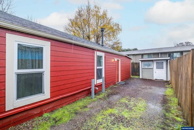 1810 Liberty St NE, Salem, OR 97301