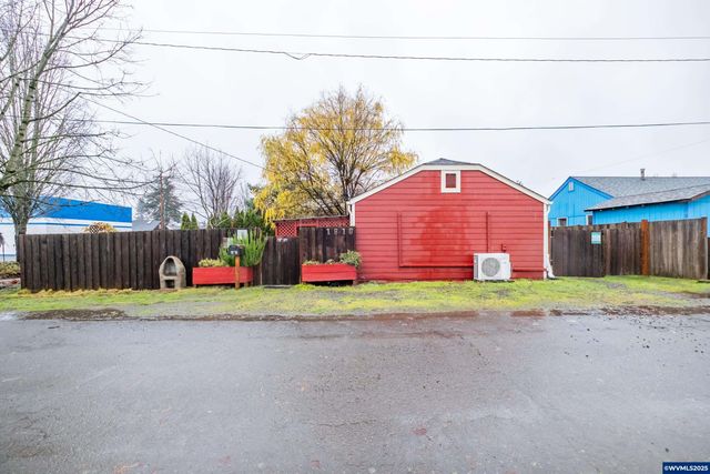 1810 Liberty St NE, Salem, OR 97301