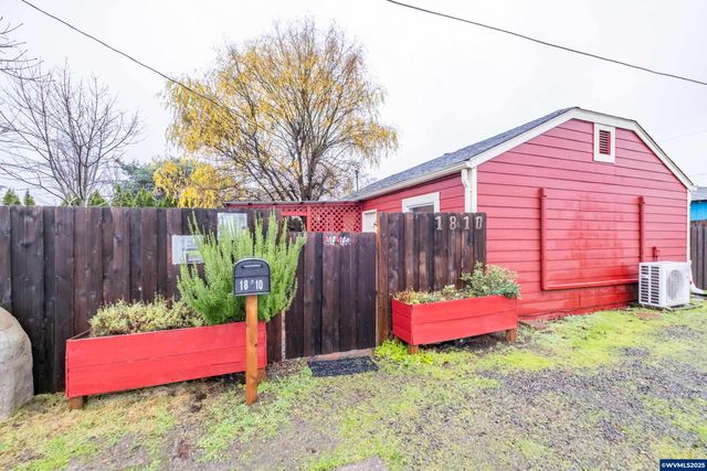 1810 Liberty St NE, Salem, OR 97301