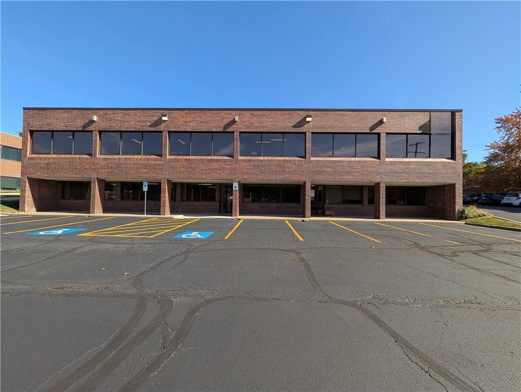 8675 W 96th Street, Overland Park, KS 66212