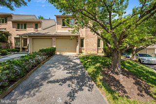 82 AMITY DR, Chesterbrook, PA 19087