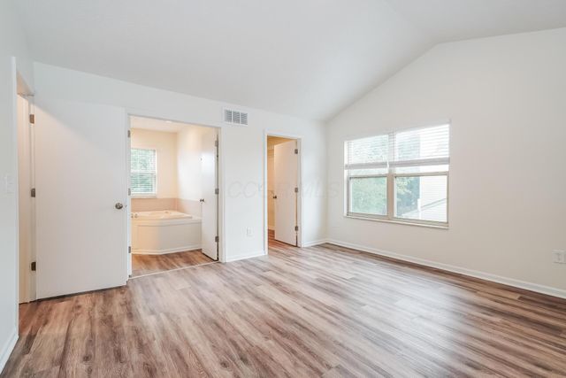 1915 Berwick Court, Delaware, OH 43015