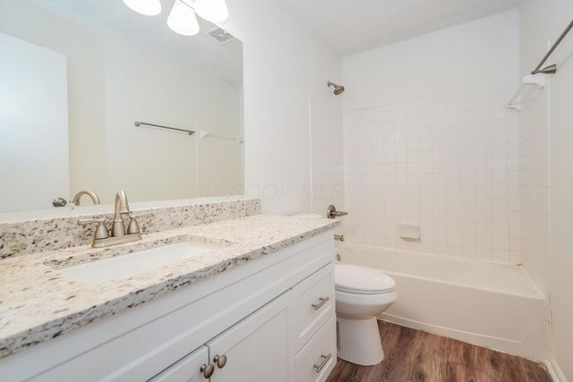 1915 Berwick Court, Delaware, OH 43015